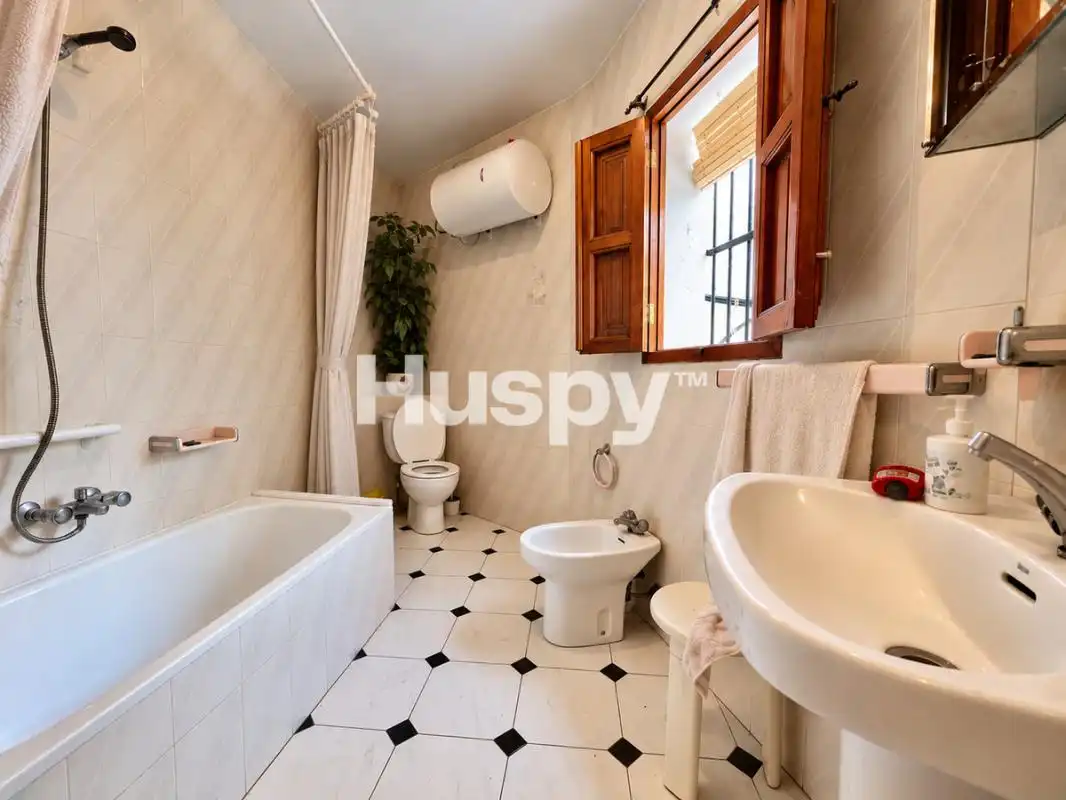 Bathroom of Detached homes for sale in Almáchar, Málaga
