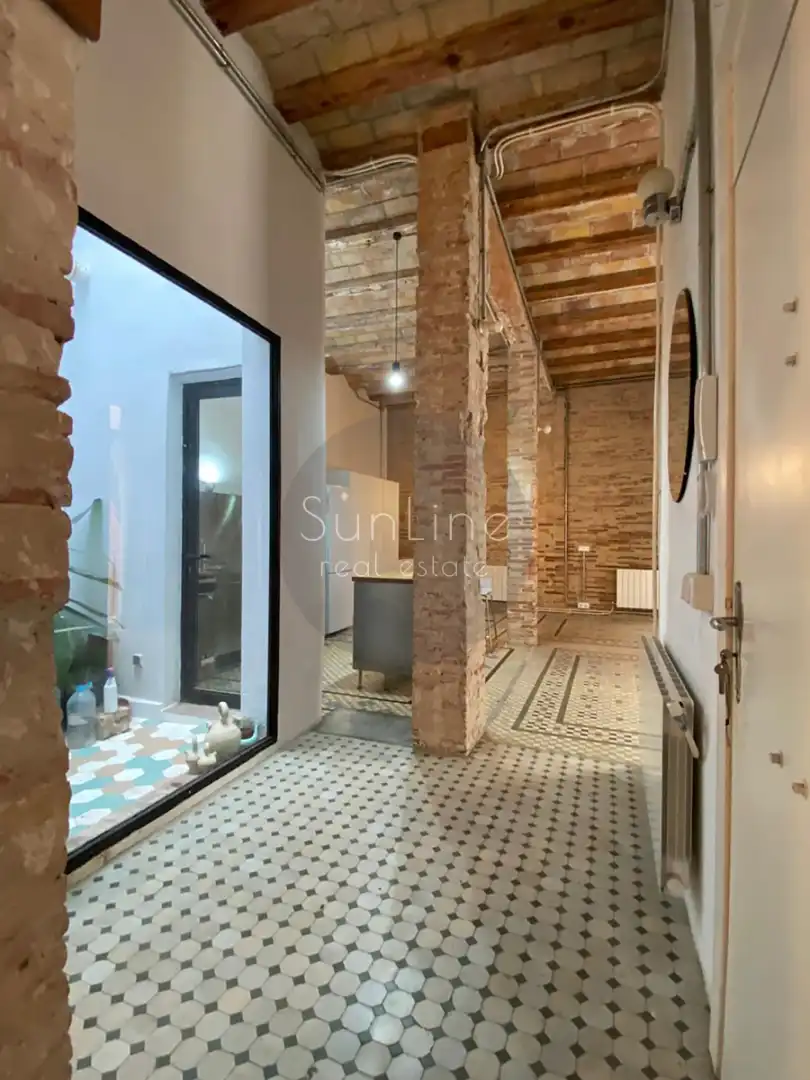 Wohnung zur Miete in Valencia mit Klimaanlage, Privatgarten und Terrasse