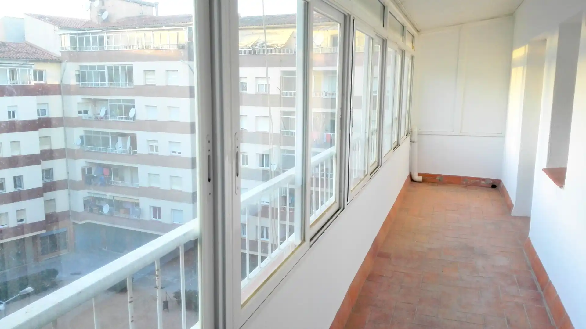 Flat with terrace for sale in Carrer del Doctor Ferran, imagen 7