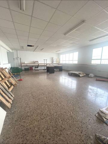 Local comercial en Alquiler en Torrellano