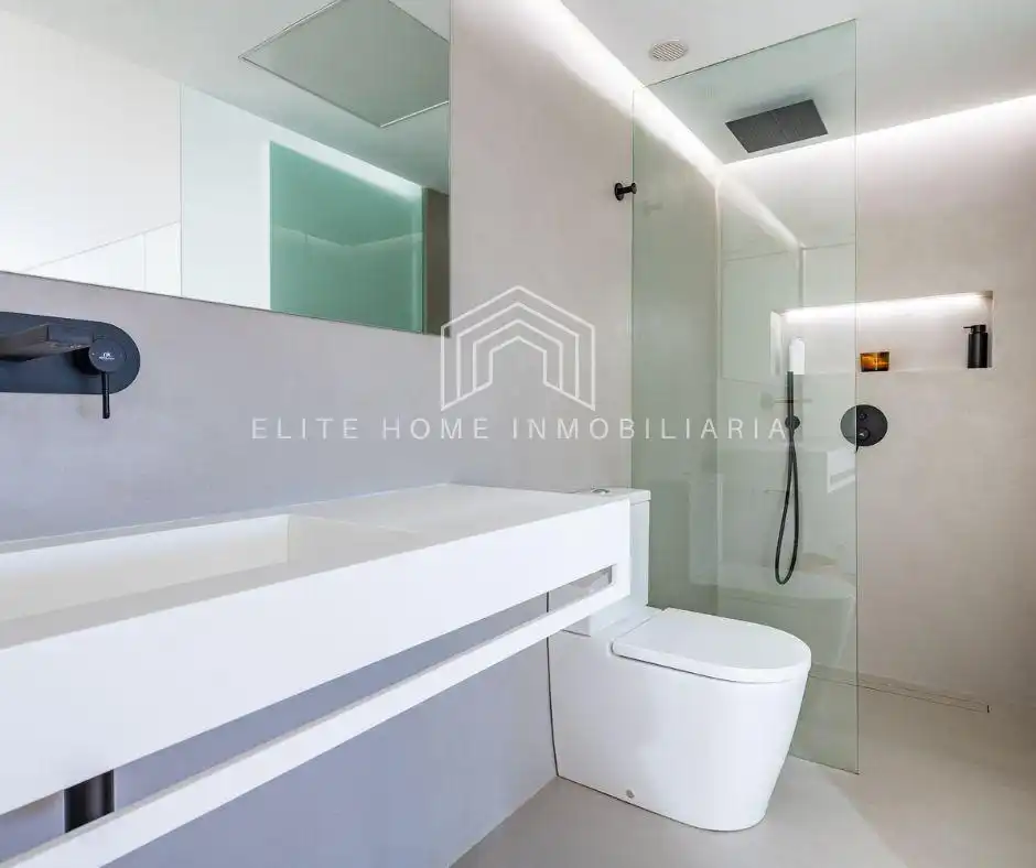 Bathroom of Houses for sale in Useras /  Les Useres  with Air Conditioner, Private garden and Terrace