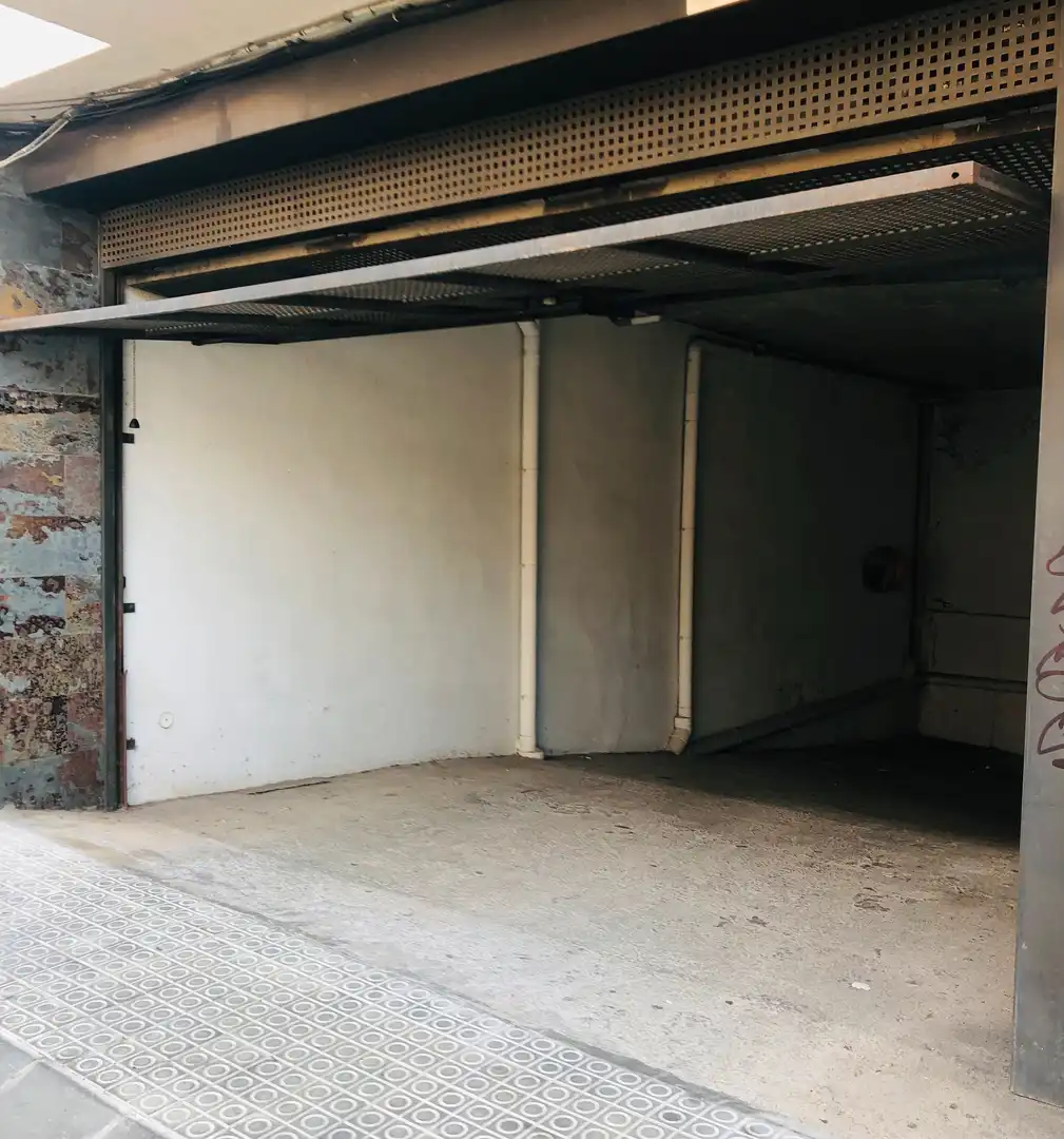 Einzelparkplatz zum Verkauf in Carrer de Santa Rosa, imagen 2