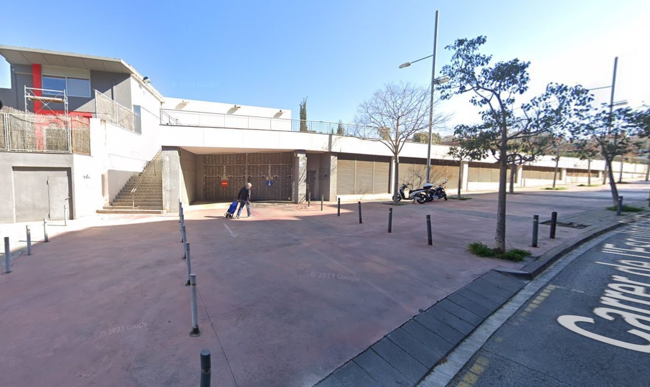 Vista exterior de Garatge en venda en Badalona