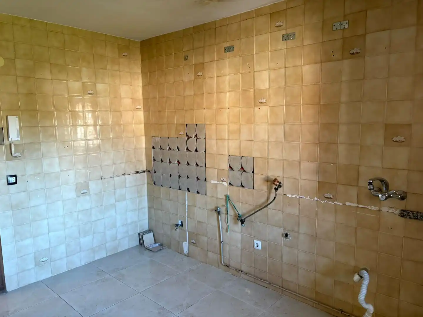 Bathroom of Flat for sale in Cistierna  with Heating, Terrace and Balcony