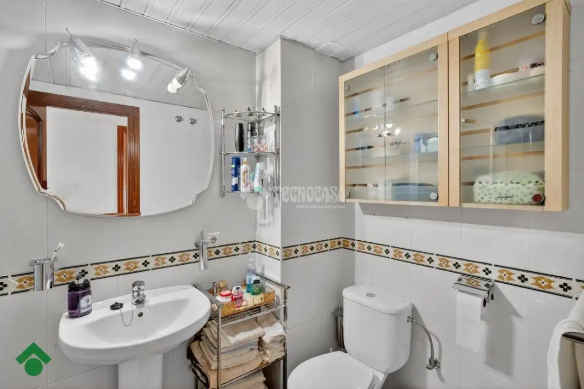 Baño de Piso en venta en Córdoba con Aire acondicionado, Calefacción y Jardín privado