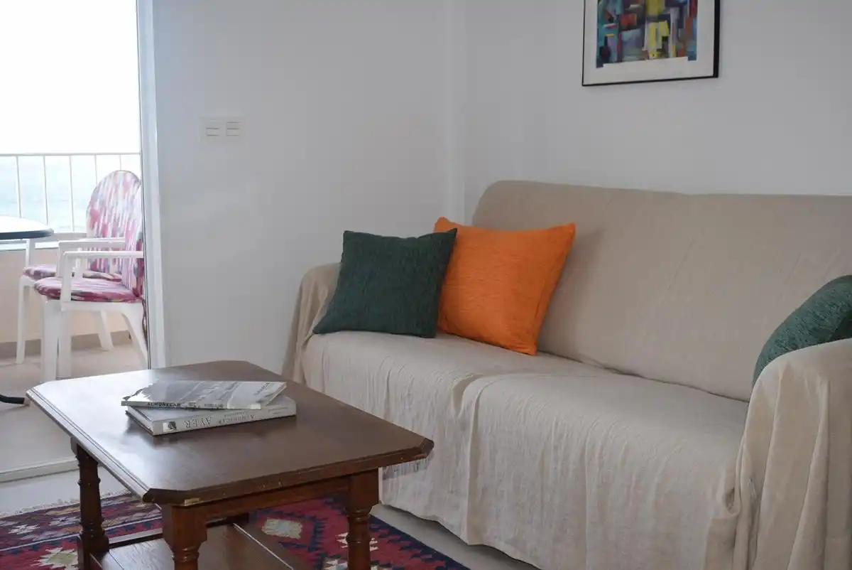 Sala de estar de Apartamento de alquiler en Almuñécar con Aire acondicionado, Terraza y Amueblado