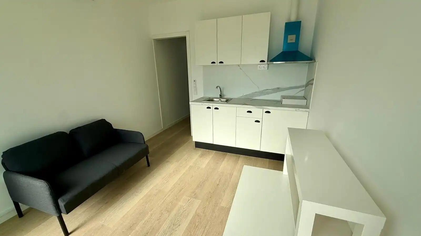Gewerbefläche zum Verkauf in Col.legis Nous, imagen 12