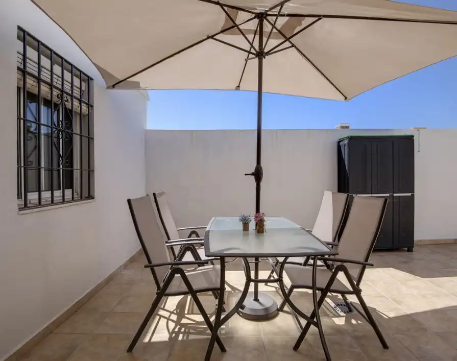 Terraza de Piso en venta en Fuengirola con Amueblado, Horno y Lavadora