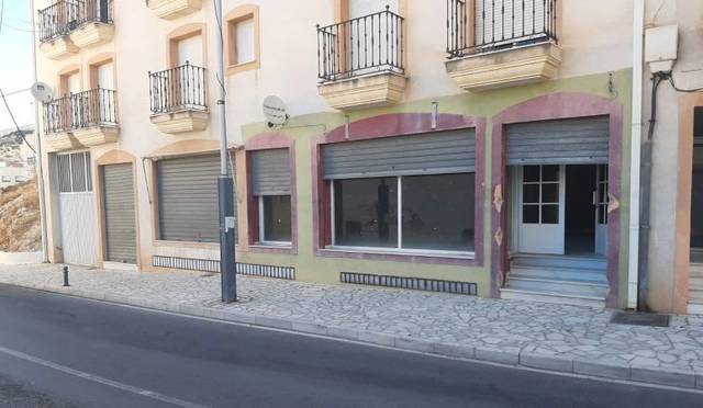 Local comercial en Venta en Avenida Almería en Macael