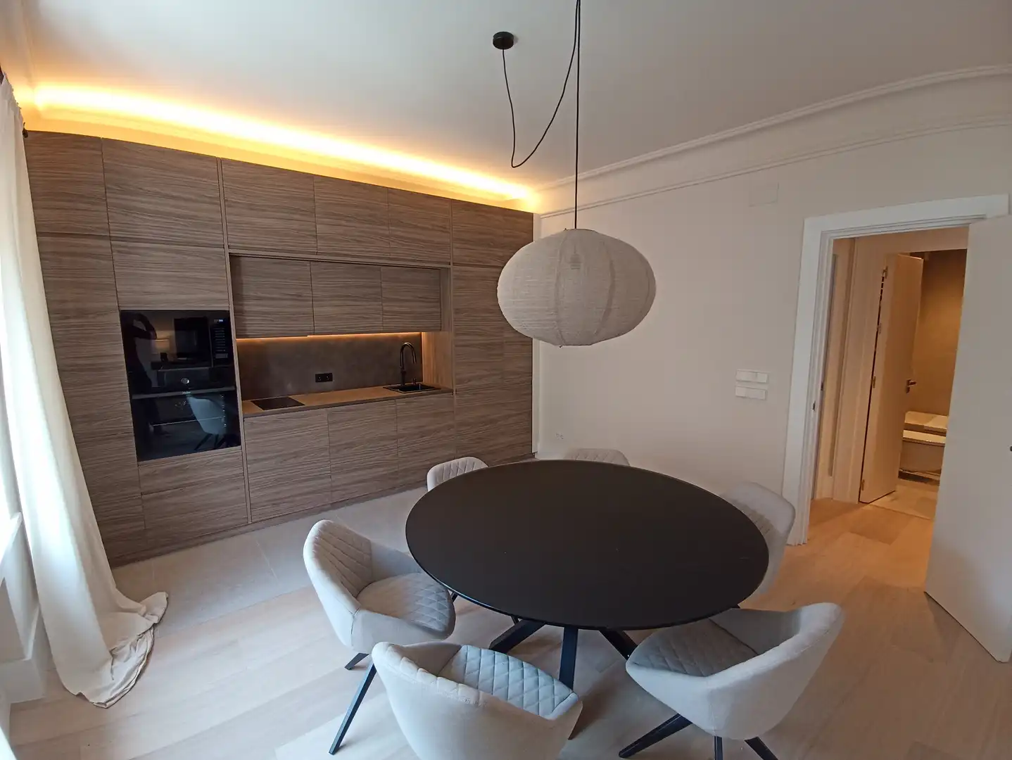 Flat for rent in Calle Asturias, Parque San Francisco - Uría