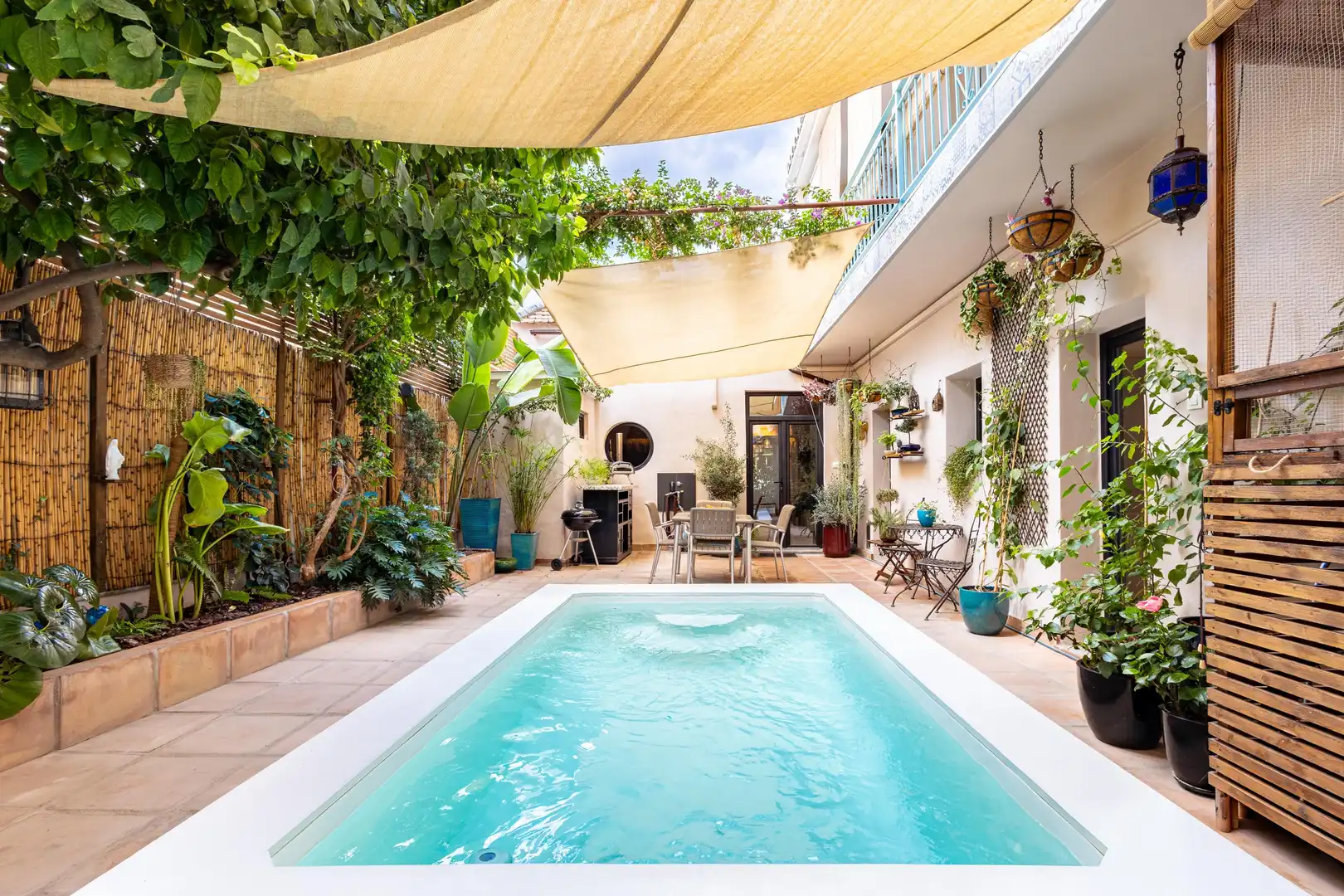 Piscina de Casa o xalet en venda en Málaga amb Aire condicionat, Calefacció i Jardí privat