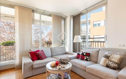 Living room of Flat for sale in Sant Cugat del Vallès  with Air Conditioner, Heating and Terrace