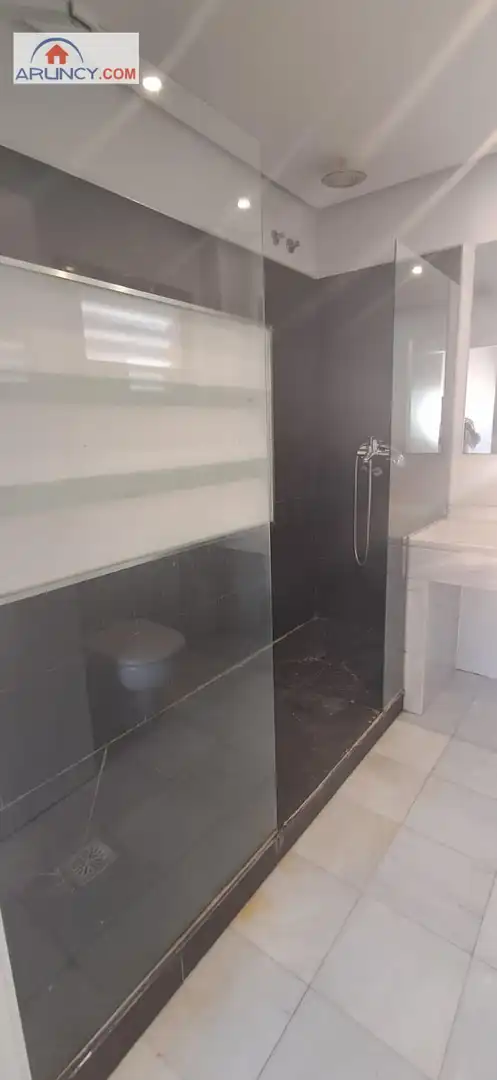 Bany de Casa adosada en venda en Espartinas amb Aire condicionat, Calefacció i Jardí privat