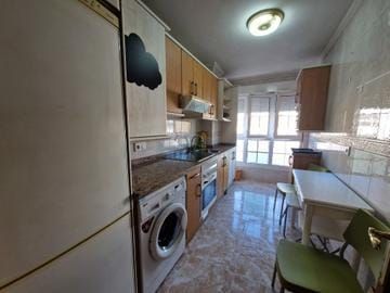 Flat to rent in Avenida de Lugo, Jardín de Cantos - El Nodo