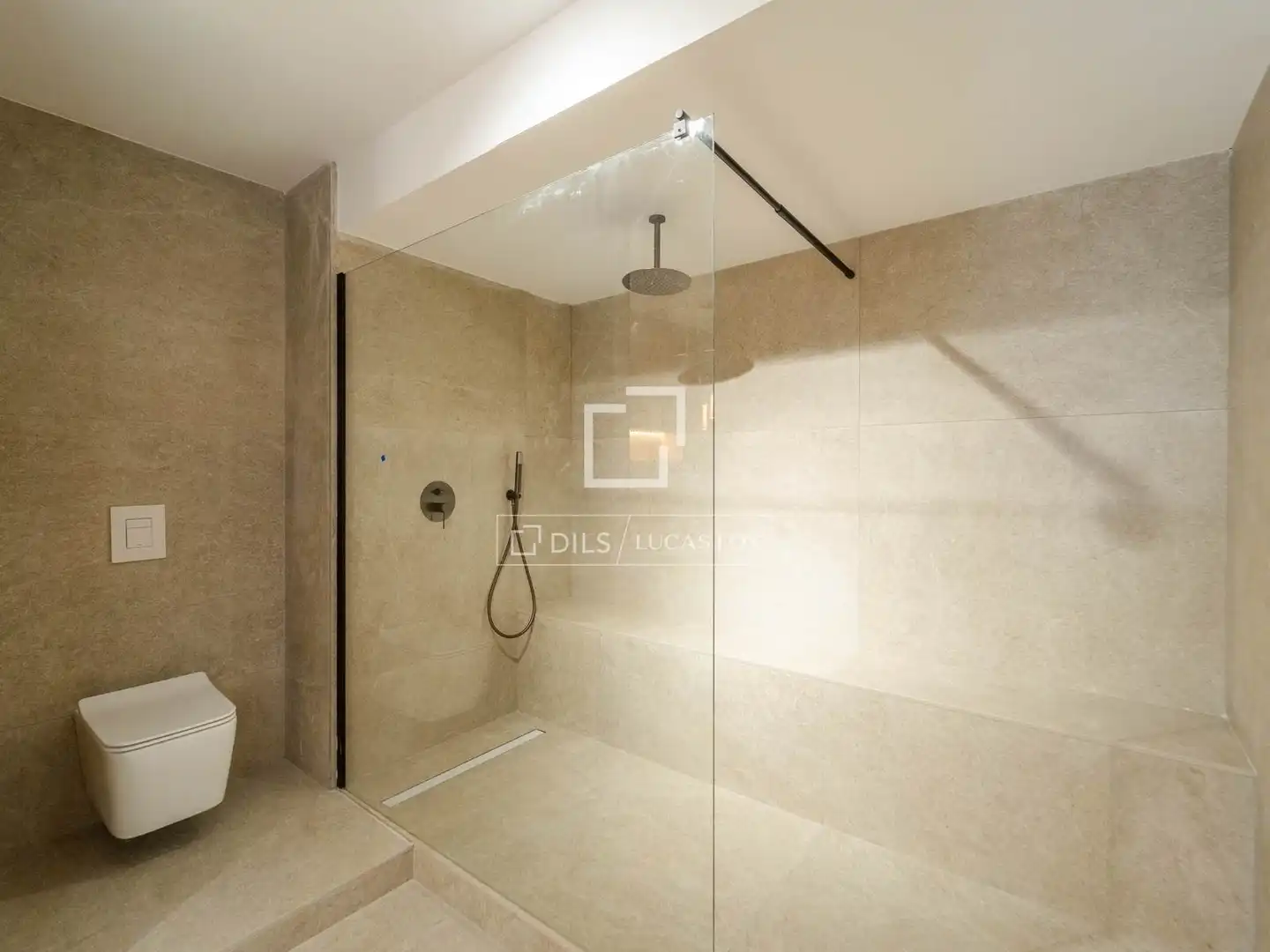 Bathroom of Houses for sale in Torrent  with Air Conditioner, Private garden and Terrace