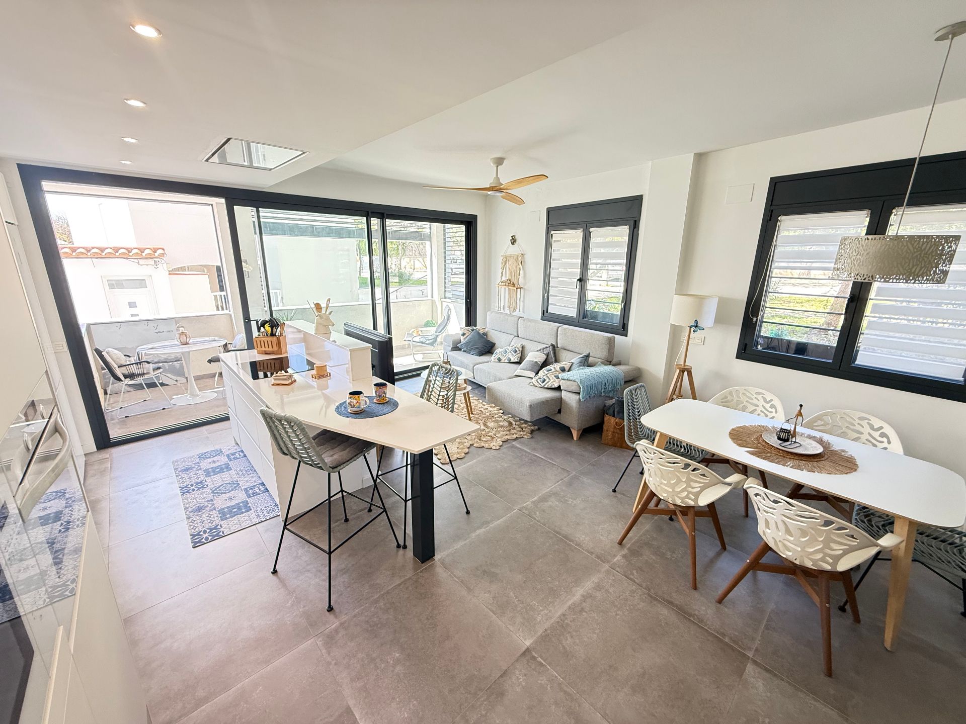 Sala d'estar de Planta baixa en venda en Sitges amb Aire condicionat, Calefacció i Parquet