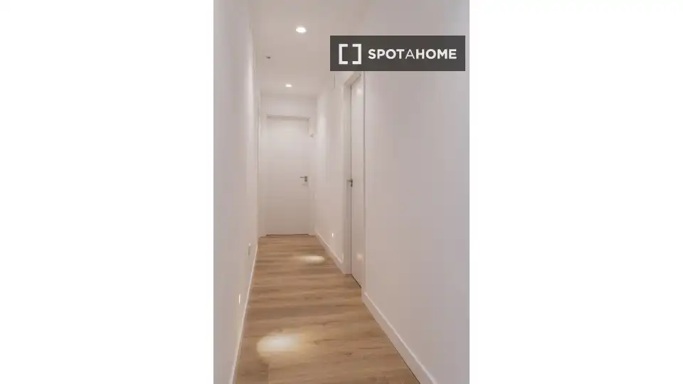 Room in Los Rosales