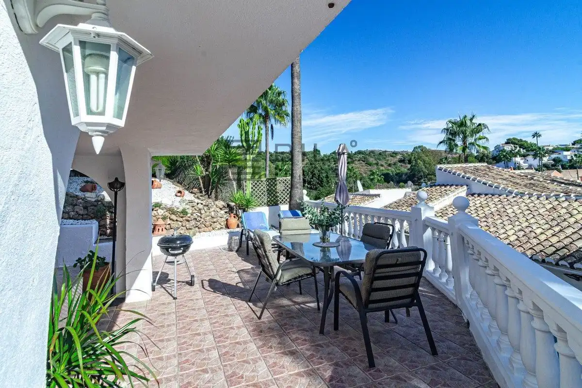 Chalet con piscina en venta en Calahonda, imagen 6