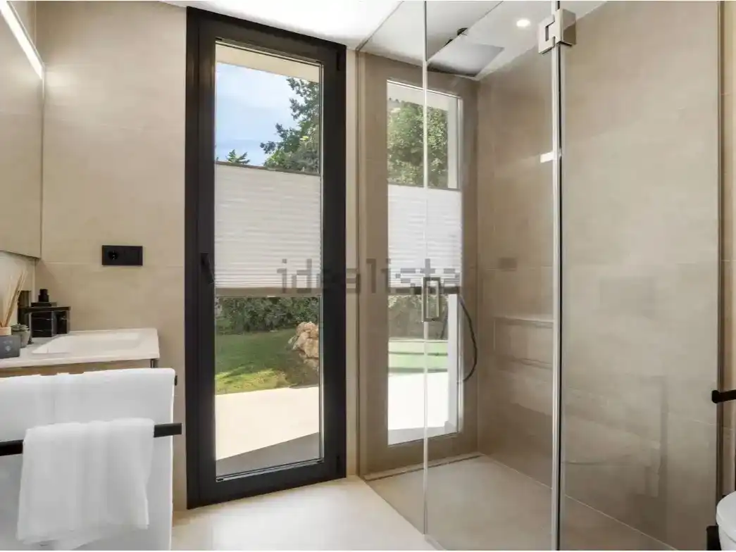 Baño de Piso en venta en Vilanova i la Geltrú con Aire acondicionado, Piscina y Balcón