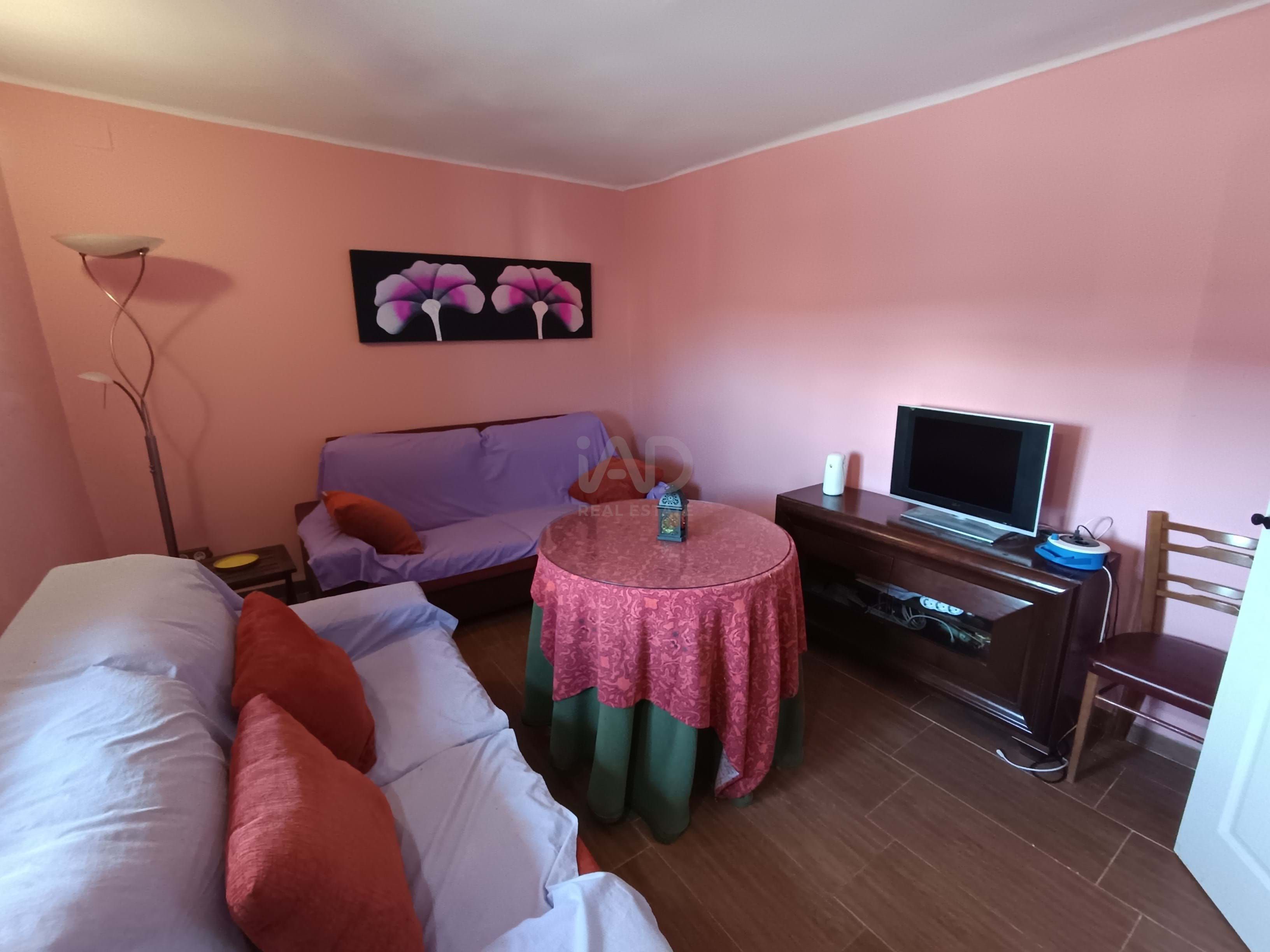 Sala d'estar de Casa adosada en venda en Alamedilla