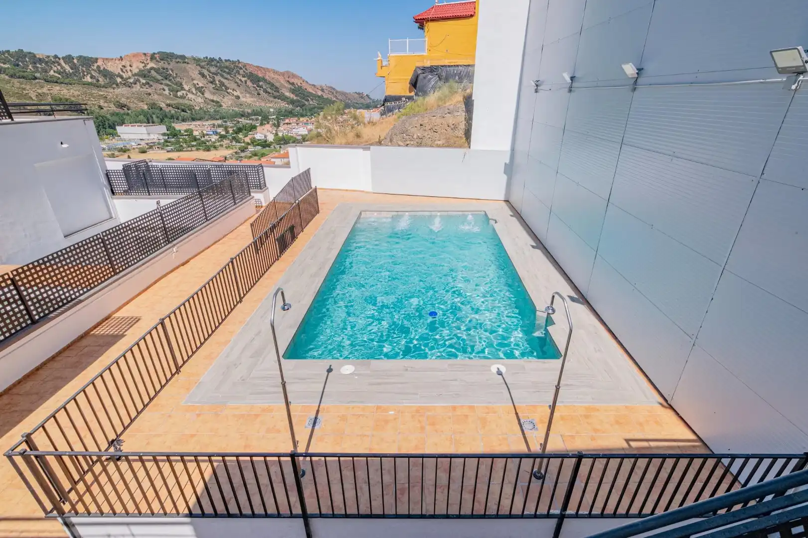 Piscina de Piso en venta en Pinos Genil con Aire acondicionado, Calefacción y Terraza
