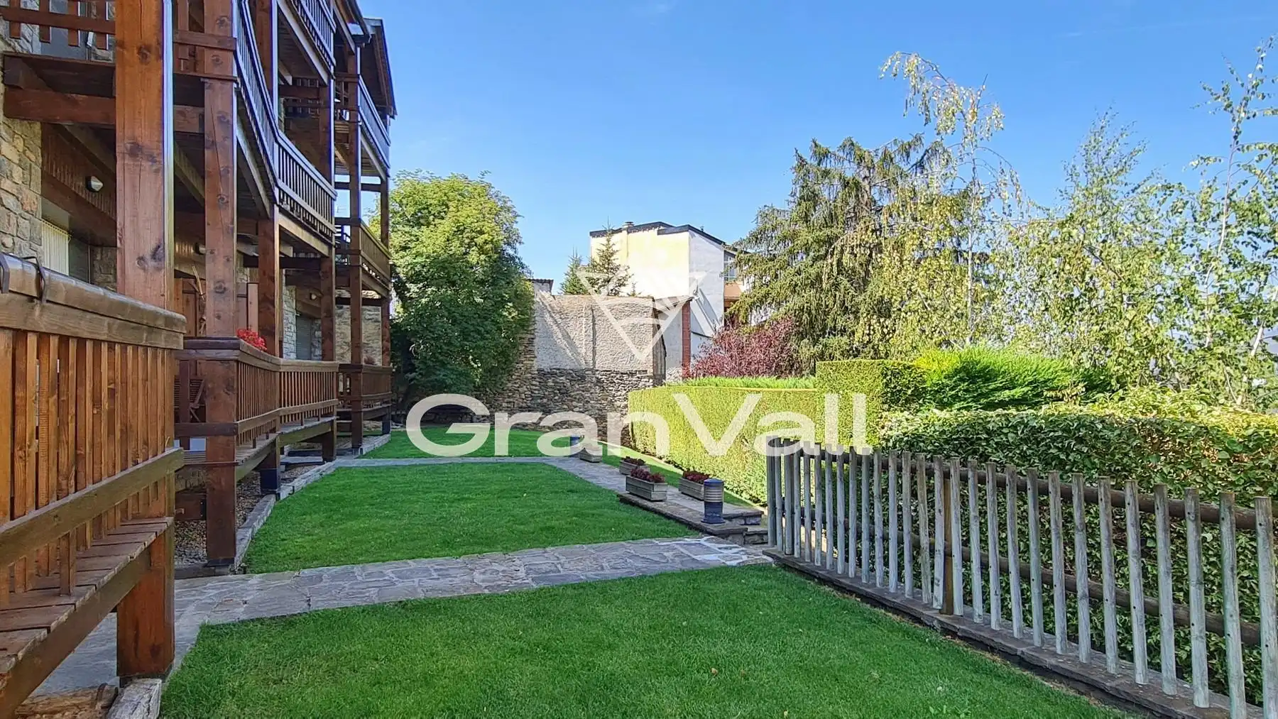 Jardí de Apartament en venda en Alp amb Calefacció, Jardí privat i Parquet