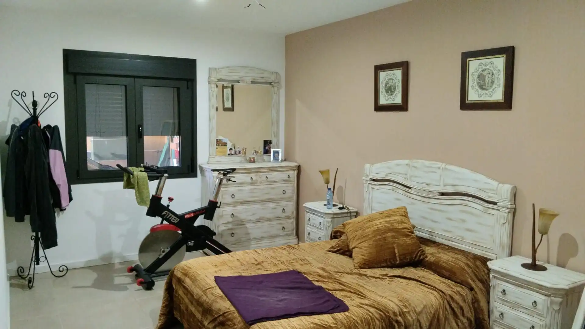 Dormitori de Casa o xalet en venda en Carrión de Calatrava amb Jardí privat, Terrassa i Piscina