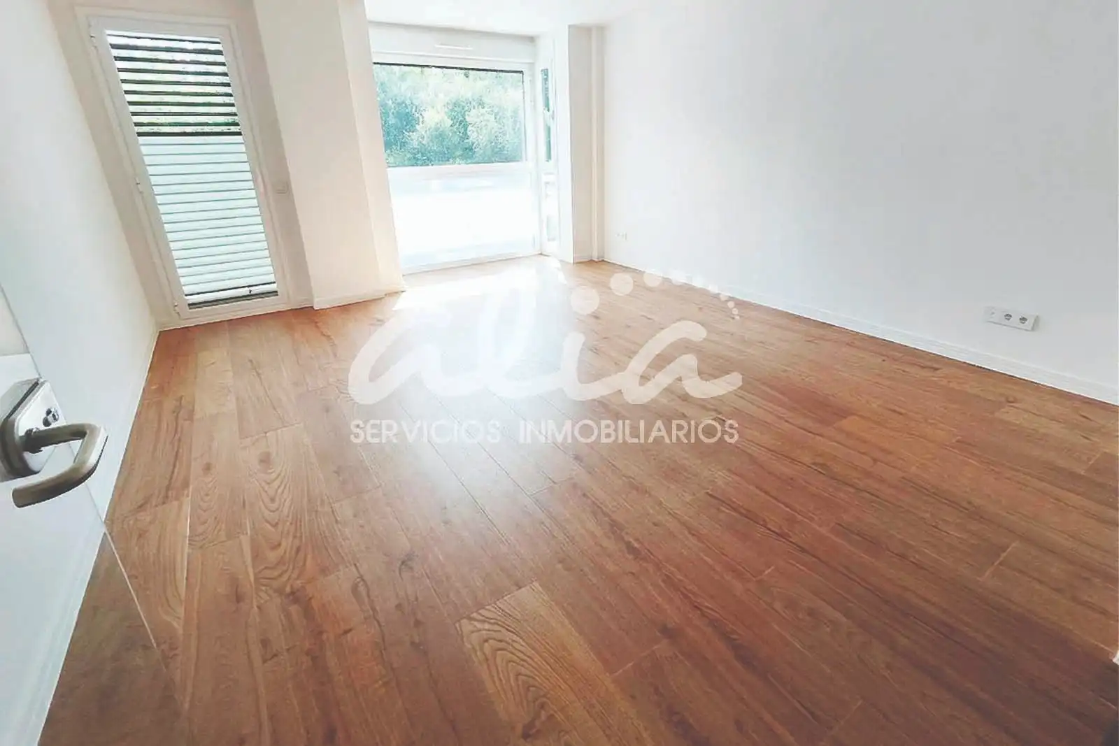 Living room of Office for rent in Pinto  with Air Conditioner, Heating and Terrace