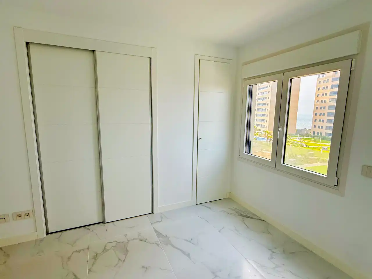 Bedroom of Flat for sale in Torrevieja  with Air Conditioner, Heating and Terrace