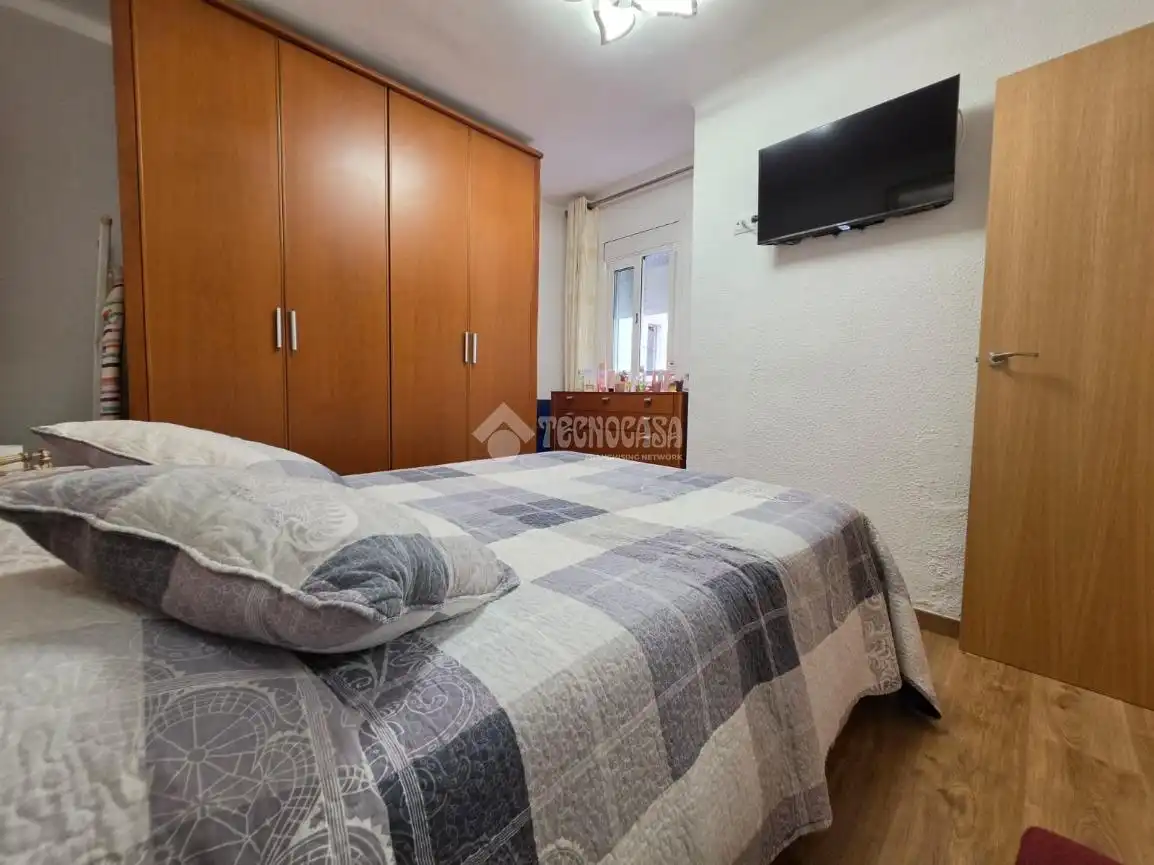 Habitación de Piso en venta en Santa Coloma de Gramenet con Aire acondicionado, Calefacción y Parquet