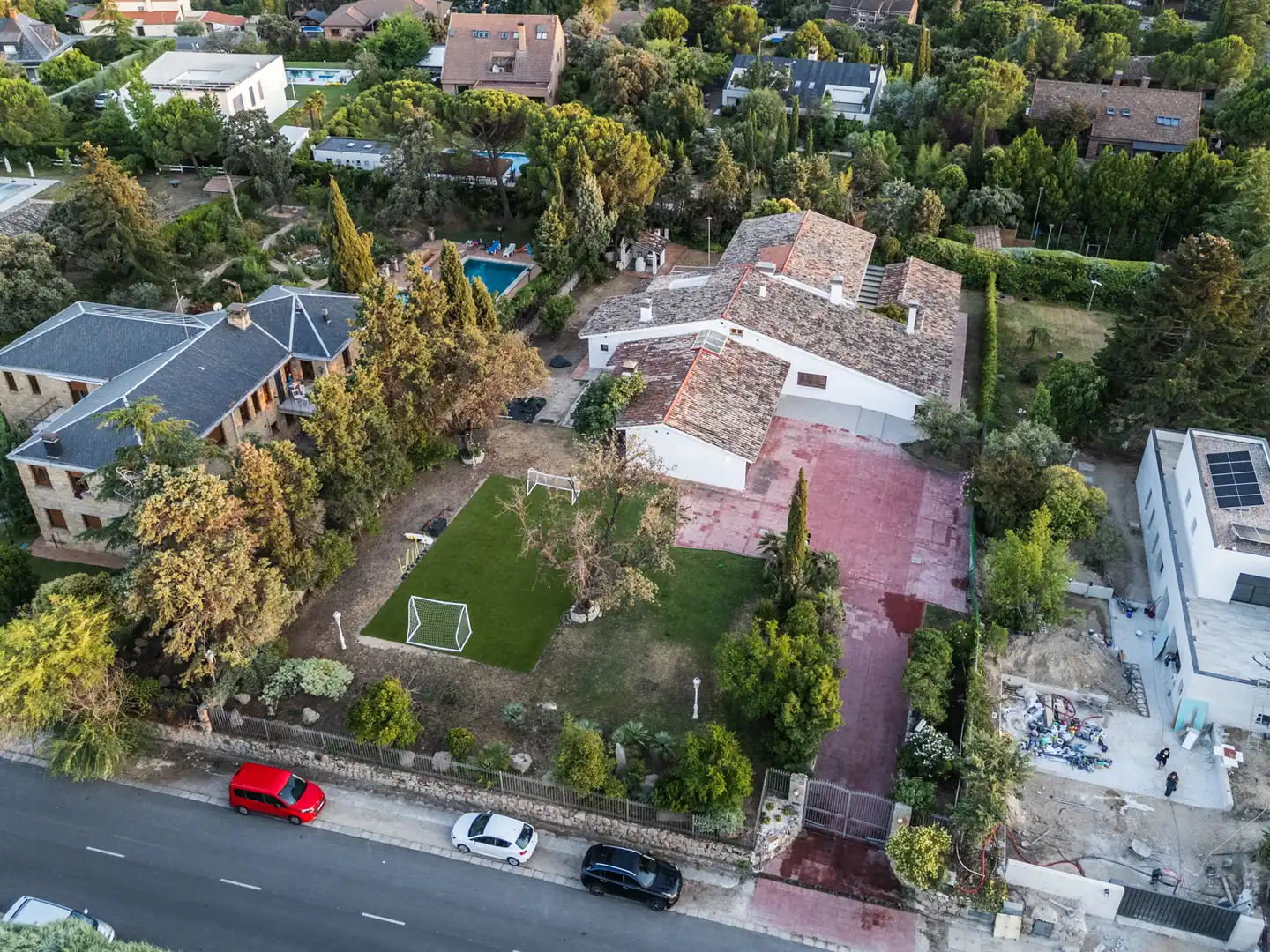 Vista exterior de Casa o chalet en venta en Las Rozas de Madrid con Aire acondicionado, Calefacción y Jardín privado