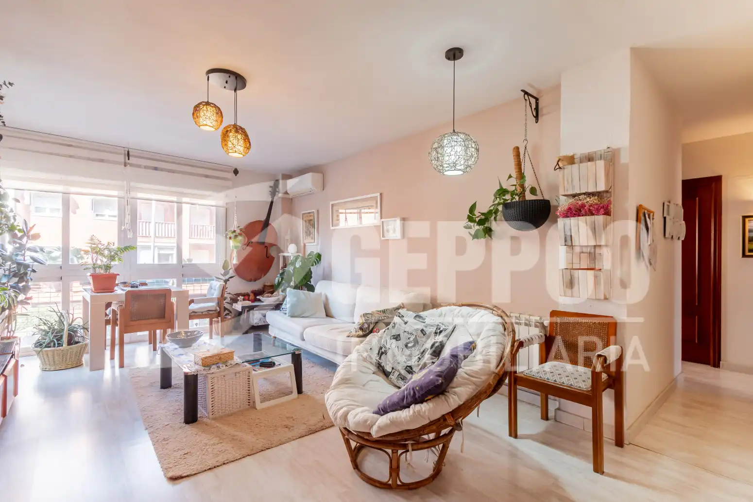 Living room of Flat for sale in  Madrid Capital  with Air Conditioner, Heating and Storage room