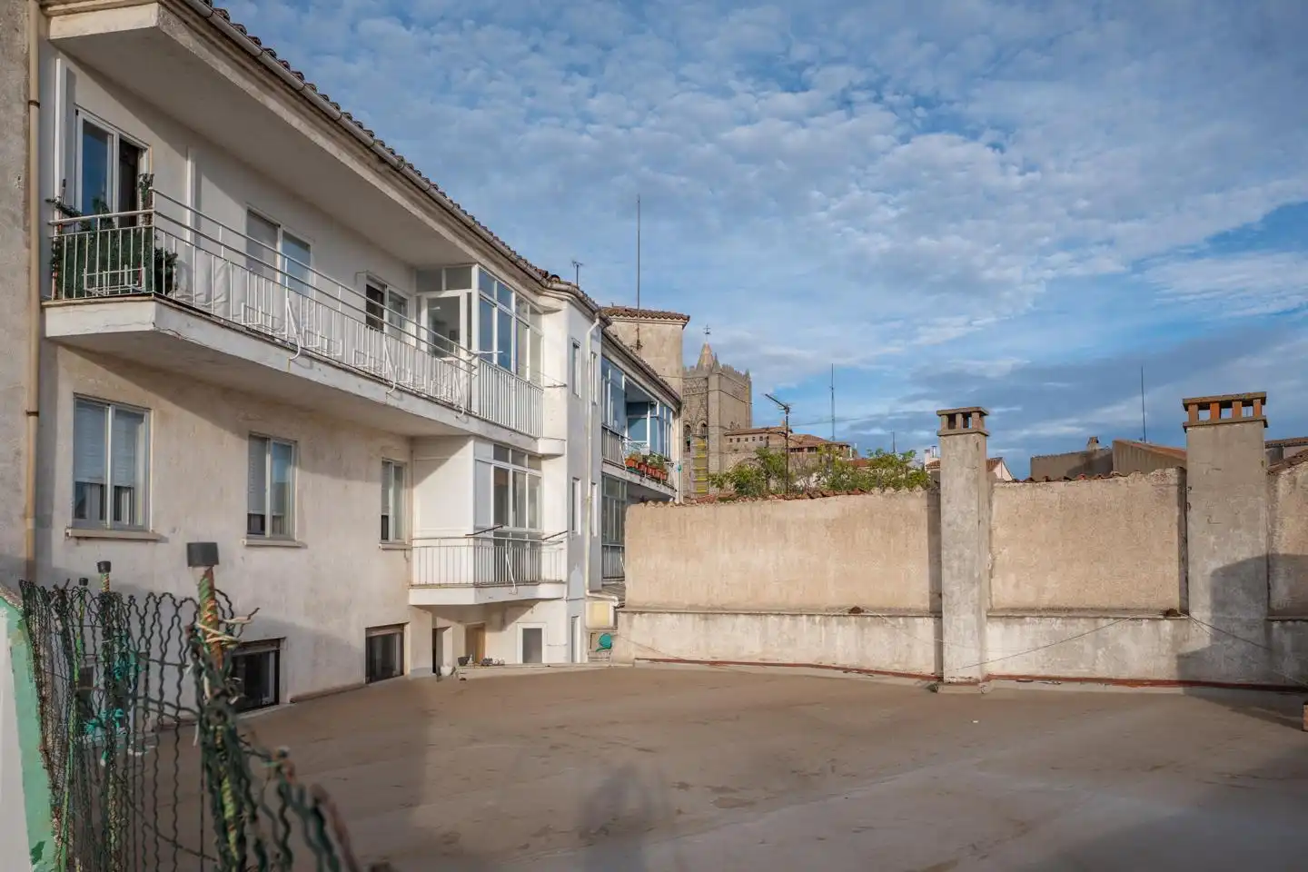 Vista exterior de Pis en venda en Ávila amb Calefacció, Parquet i Terrassa