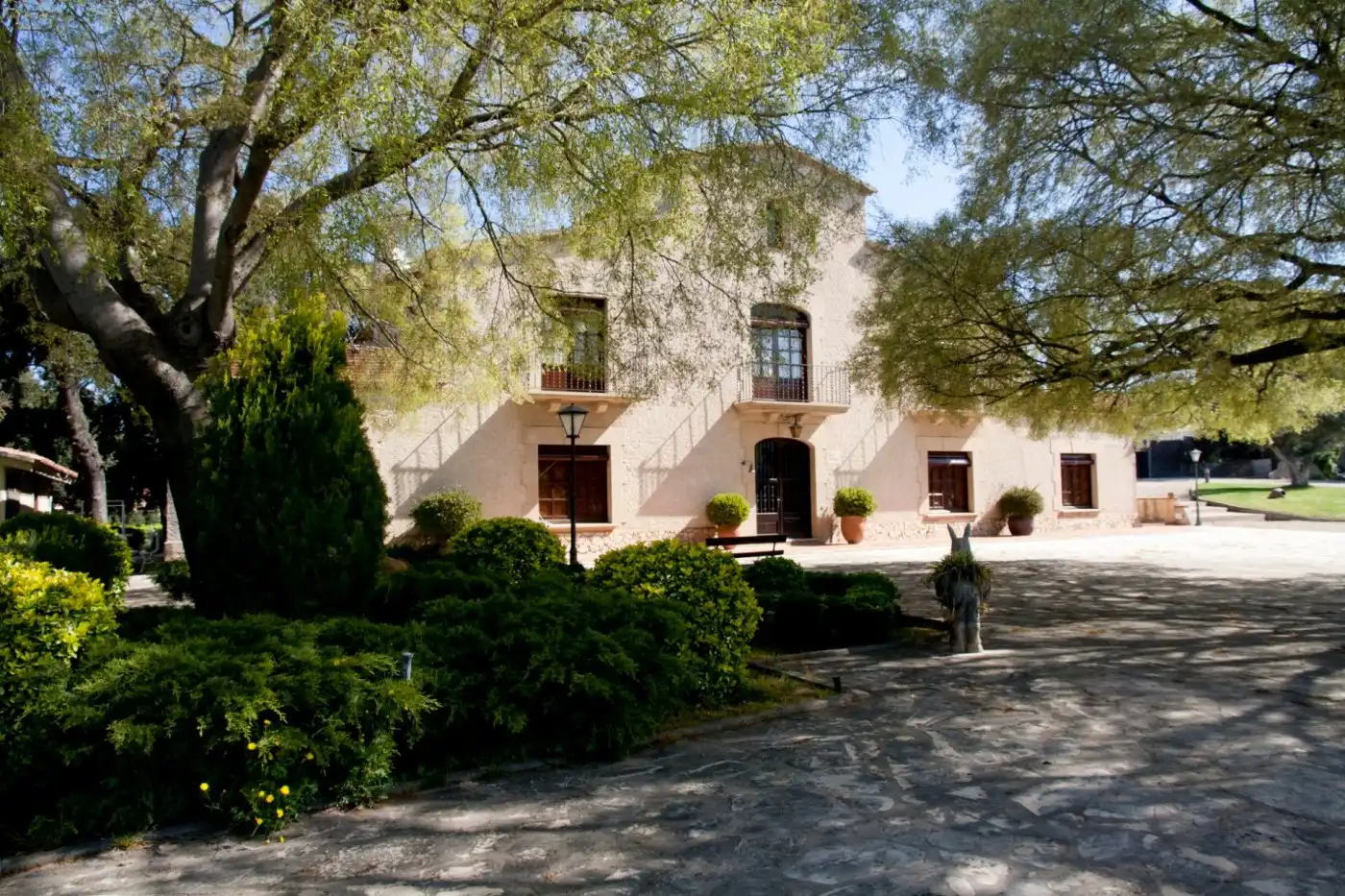 Vista exterior de Casa o xalet en venda en La Roca del Vallès amb Calefacció, Jardí privat i Terrassa