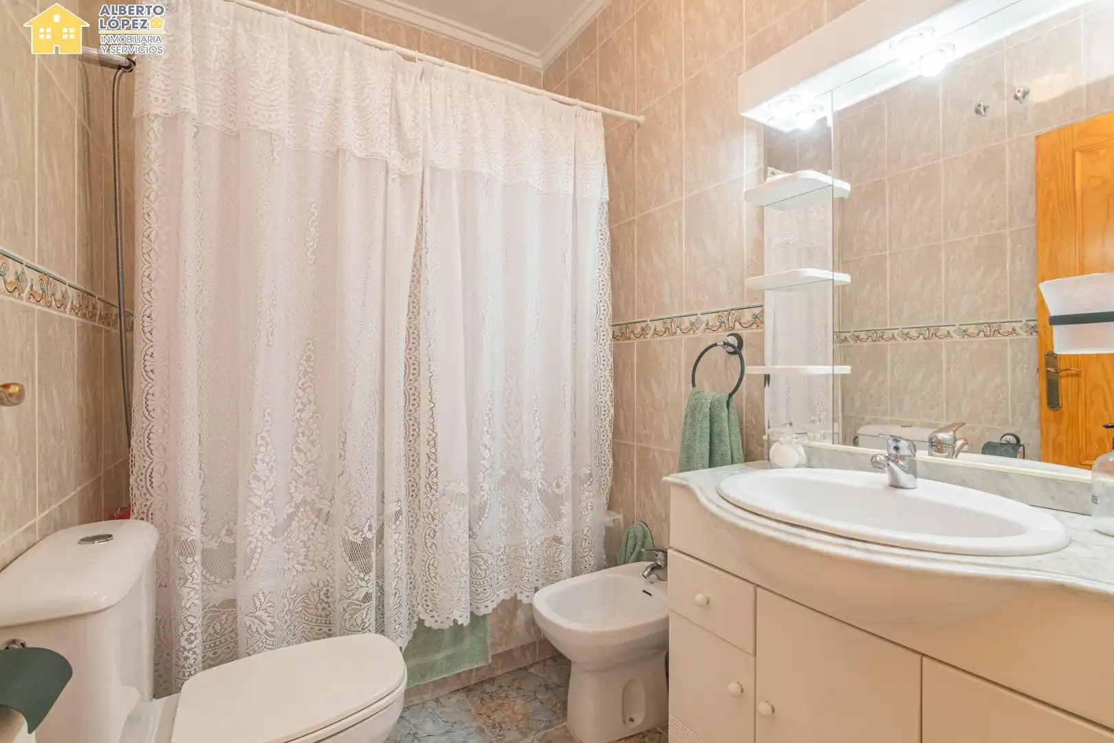 Bungalow with terrace for sale in Los Arenales del Sol, imagen 29