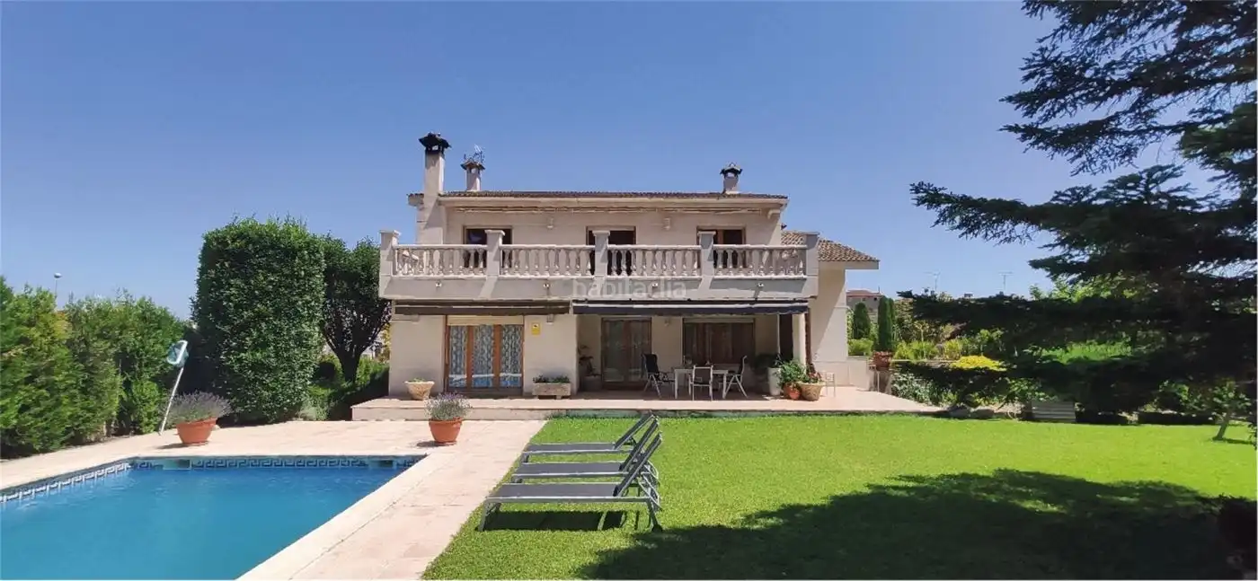 Casa en venda a Carrer dels Pins 6