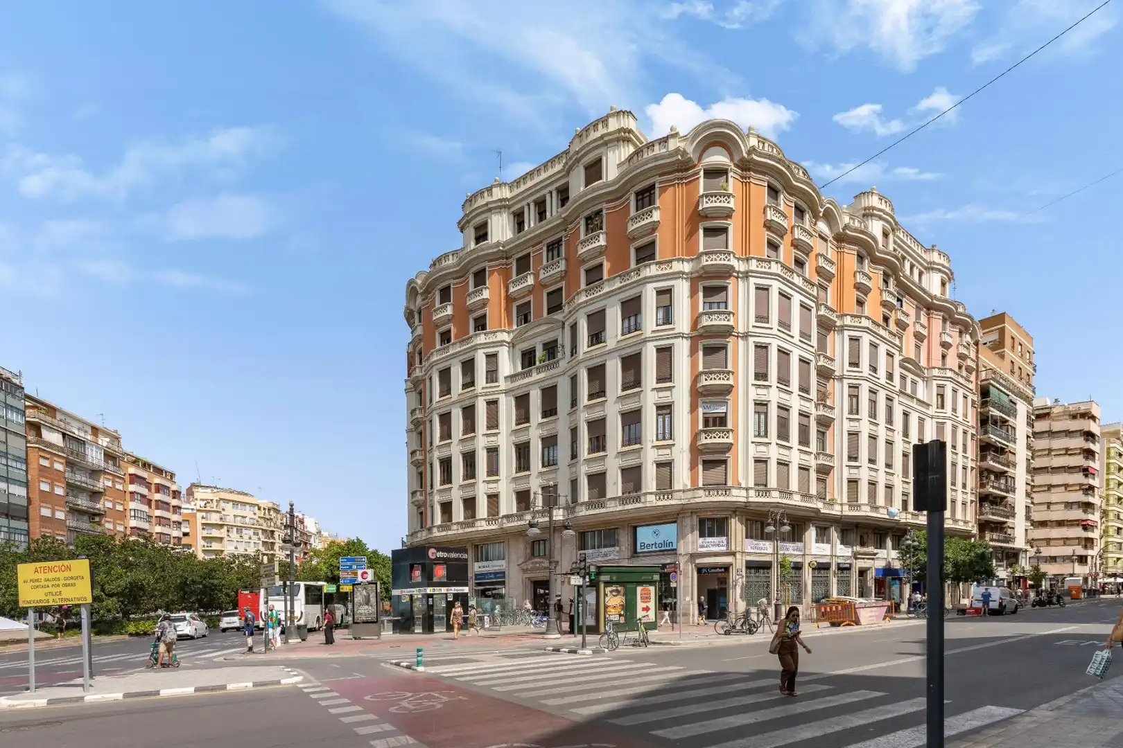 Exterior view of Office for rent in Valencia  with Air Conditioner and Heating