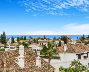 Vista exterior de Apartament en venda en Marbella amb Aire condicionat i Terrassa