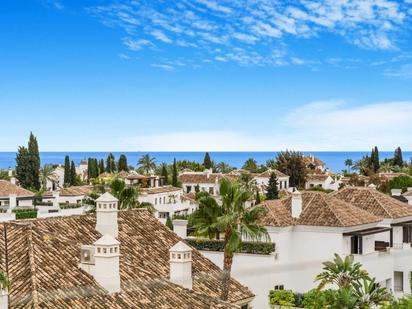 Vista exterior de Apartament en venda en Marbella amb Aire condicionat i Terrassa