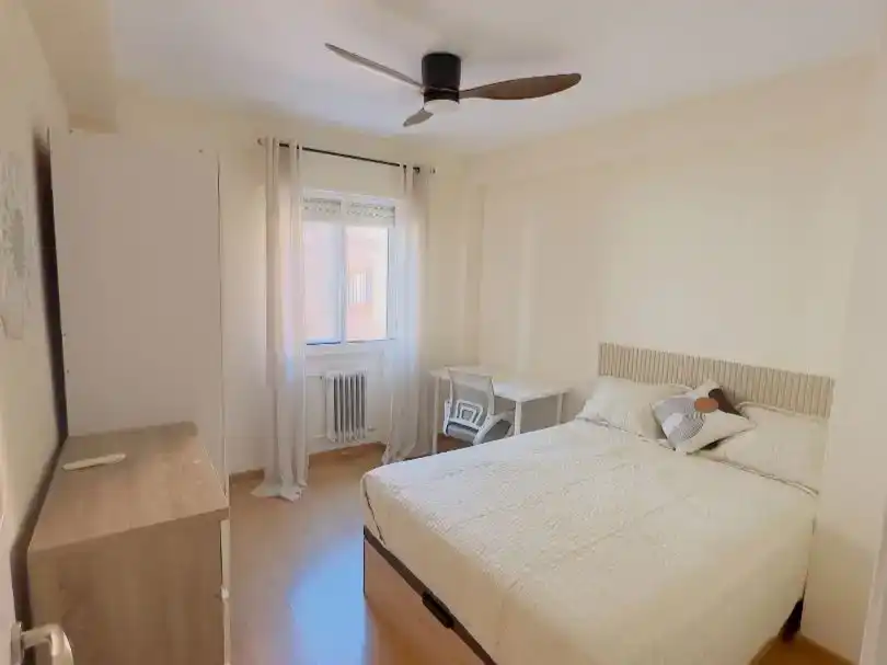 Schlafzimmer von Wohnung zur Miete in Alcalá de Henares