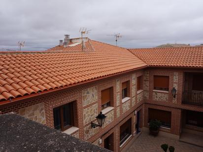 Vista exterior de Dúplex en venda en Lillo amb Calefacció i Balcó