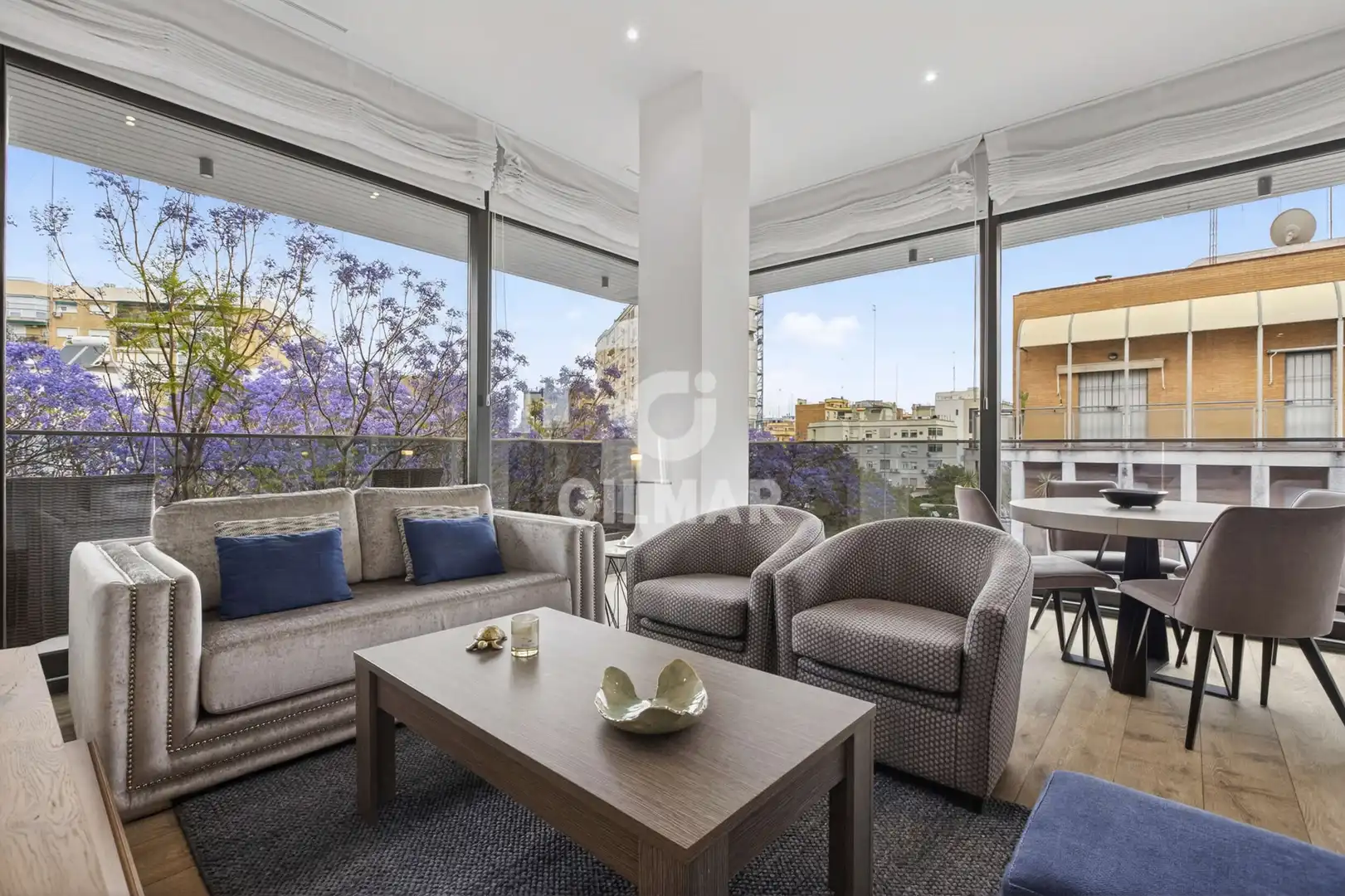 Sala de estar de Piso en venta en Sevilla con Calefacción, Trastero y Piscina