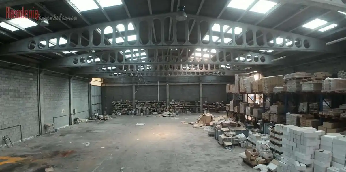 Nau industrial en venda en Cariño