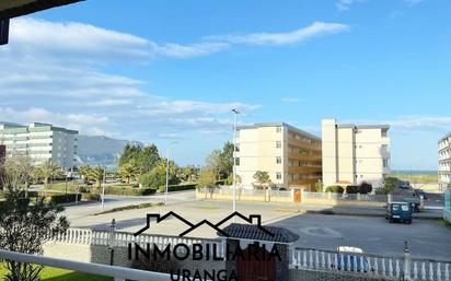 Vista exterior de Pis en venda en Laredo amb Calefacció i Terrassa