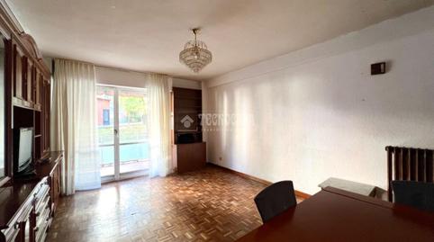 Foto 3 de Pis en venda a Media Legua, Madrid