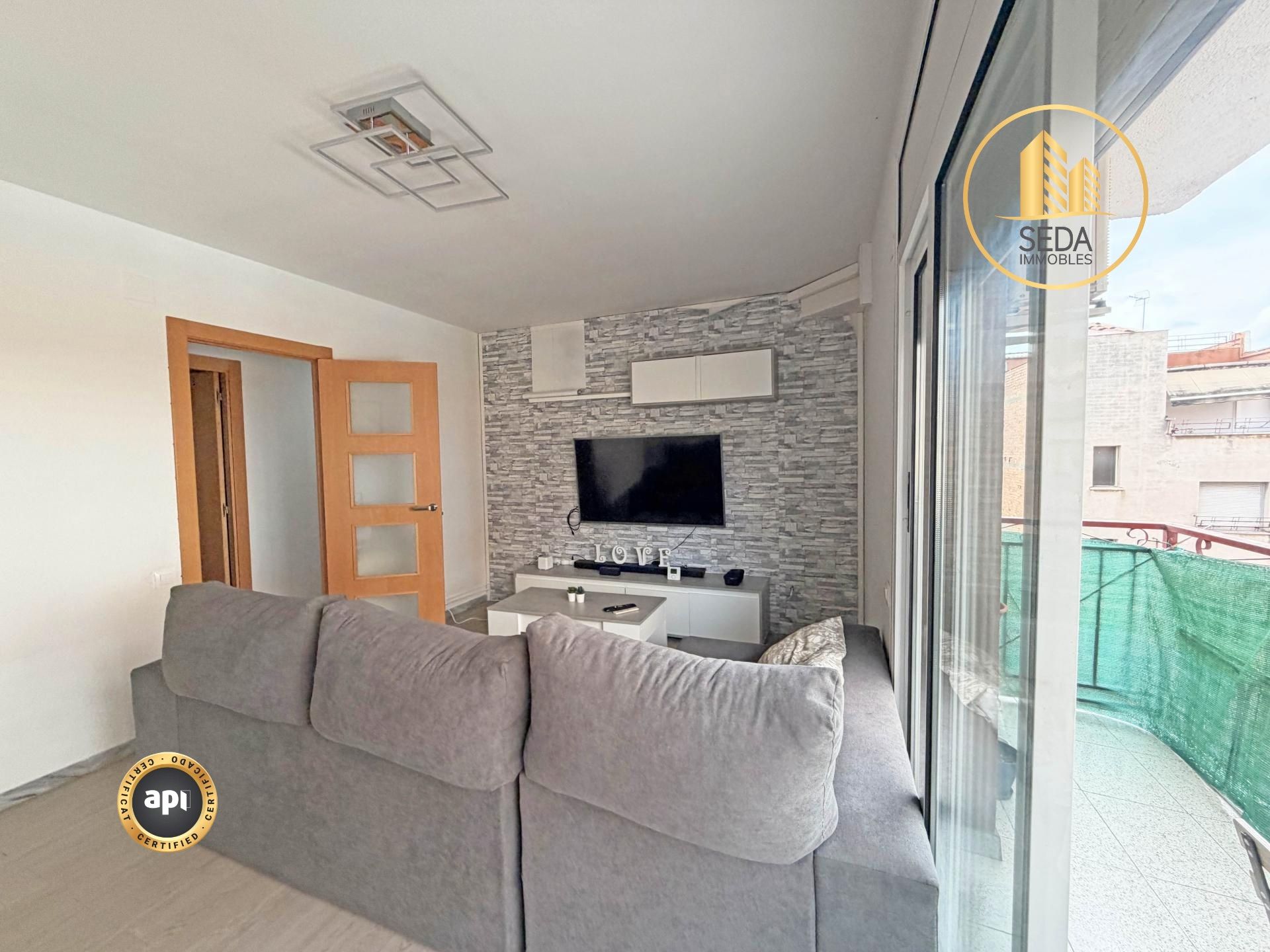Living room of Flat for sale in Terrassa  with Air Conditioner, Heating and Parquet flooring
