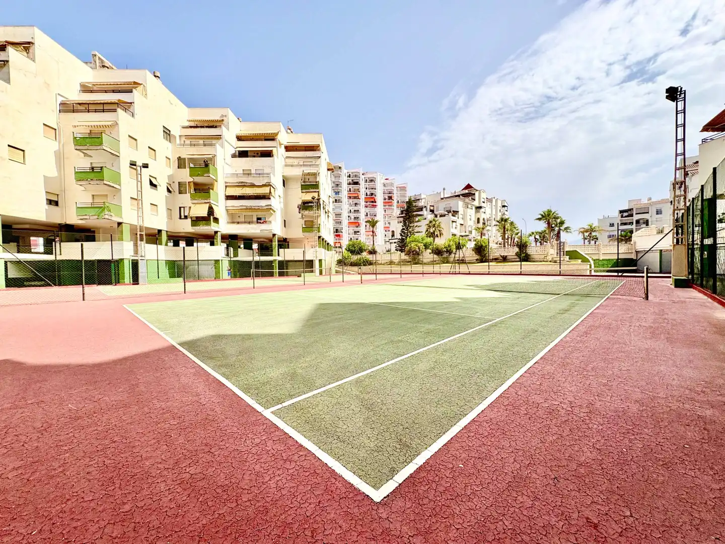 Vista exterior de Apartament en venda en Salobreña amb Jardí privat, Terrassa i Moblat
