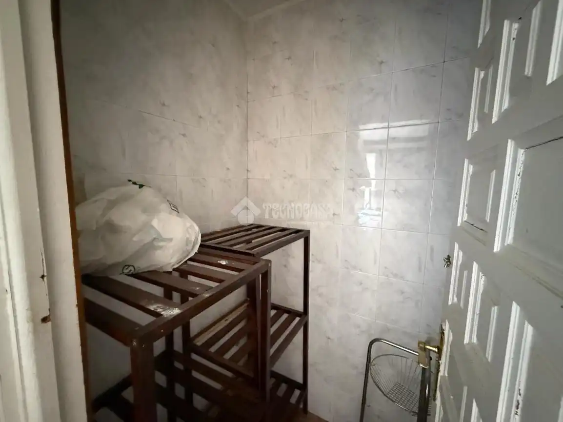 Bany de Casa adosada en venda en La Carolina amb Alarma