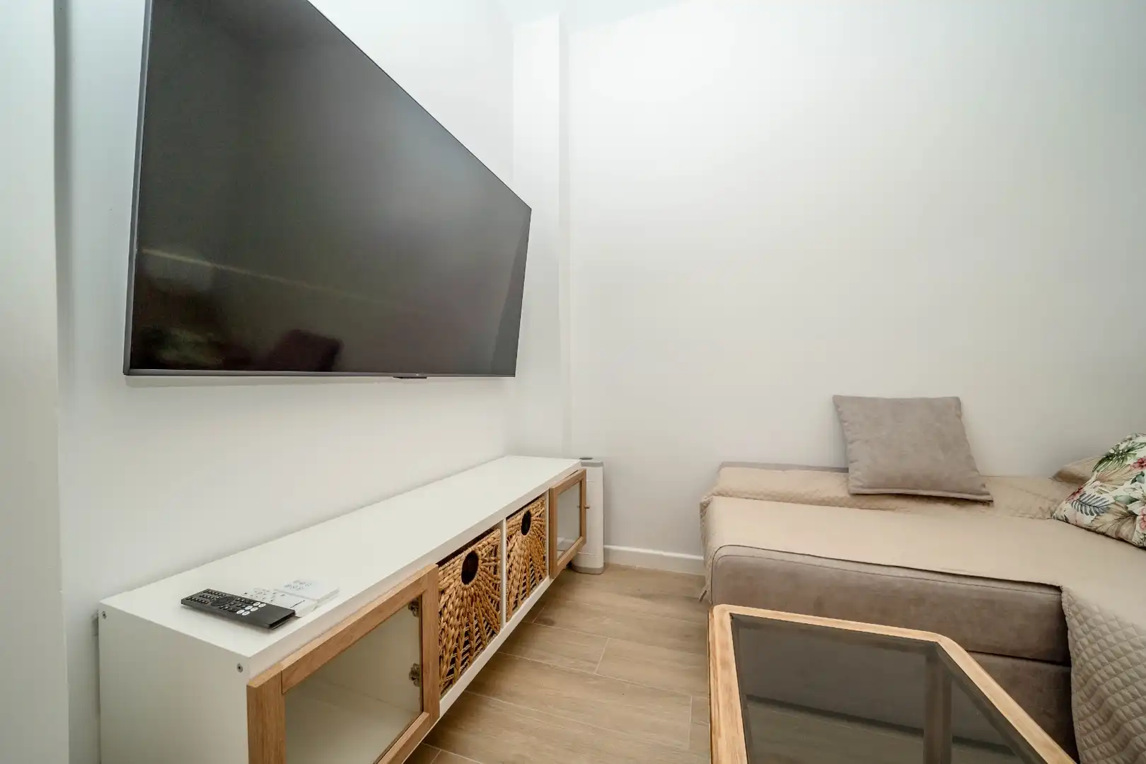 Living room of Study for rent in Orihuela  with Swimming Pool, Furnished and Oven
