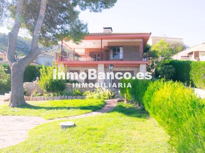 Jardí de Casa o xalet en venda en Chiva amb Terrassa i Piscina